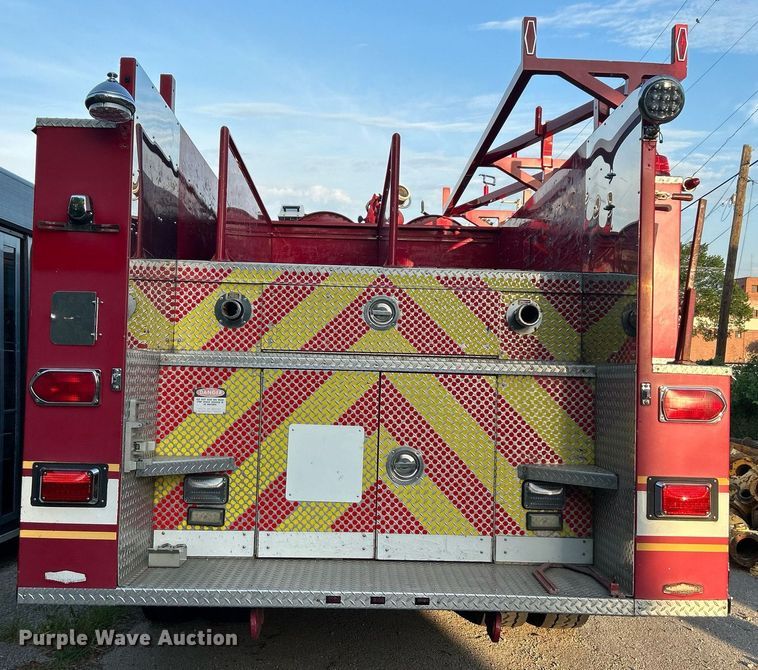 image for item LE9598 1992 Pierce Tilt Cab  pumper fire truck