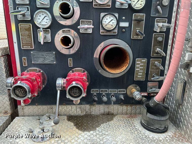 image for item LE9598 1992 Pierce Tilt Cab  pumper fire truck