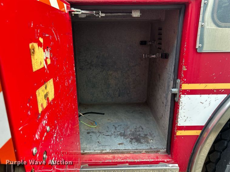 image for item LE9598 1992 Pierce Tilt Cab  pumper fire truck