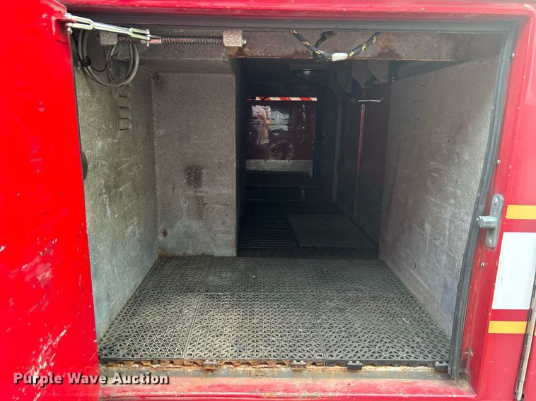 image for item LE9598 1992 Pierce Tilt Cab  pumper fire truck