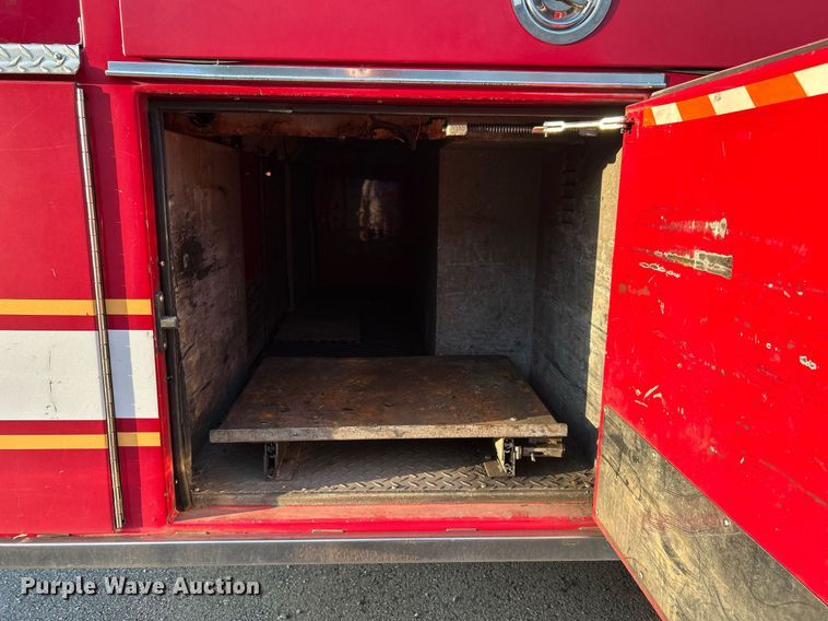 image for item LE9598 1992 Pierce Tilt Cab  pumper fire truck