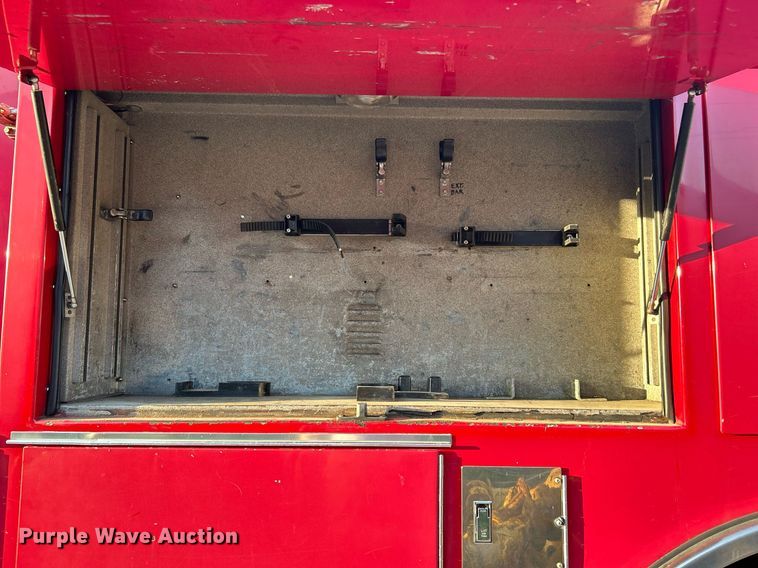 image for item LE9598 1992 Pierce Tilt Cab  pumper fire truck