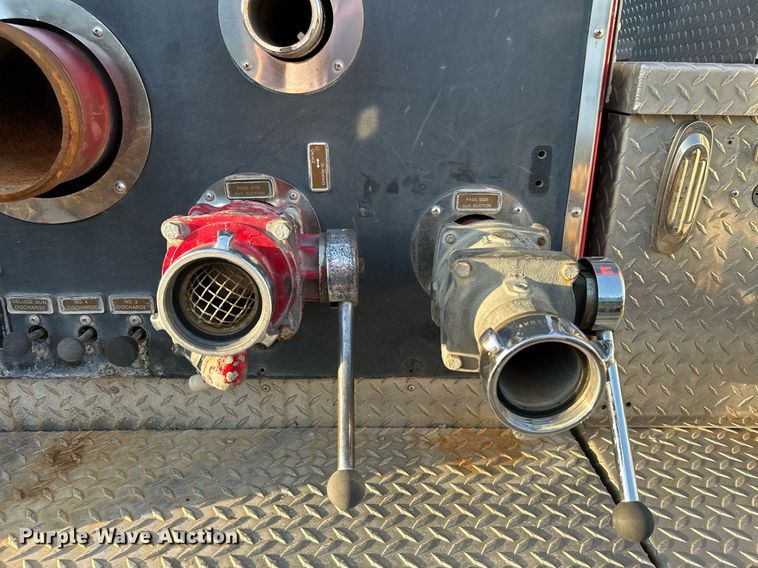 image for item LE9598 1992 Pierce Tilt Cab  pumper fire truck