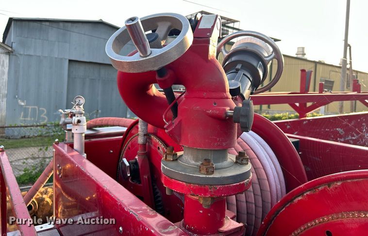 image for item LE9598 1992 Pierce Tilt Cab  pumper fire truck