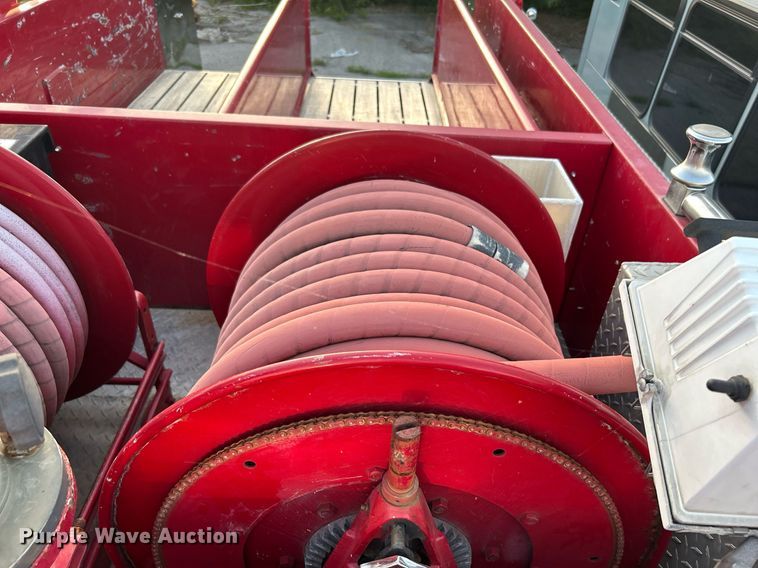 image for item LE9598 1992 Pierce Tilt Cab  pumper fire truck