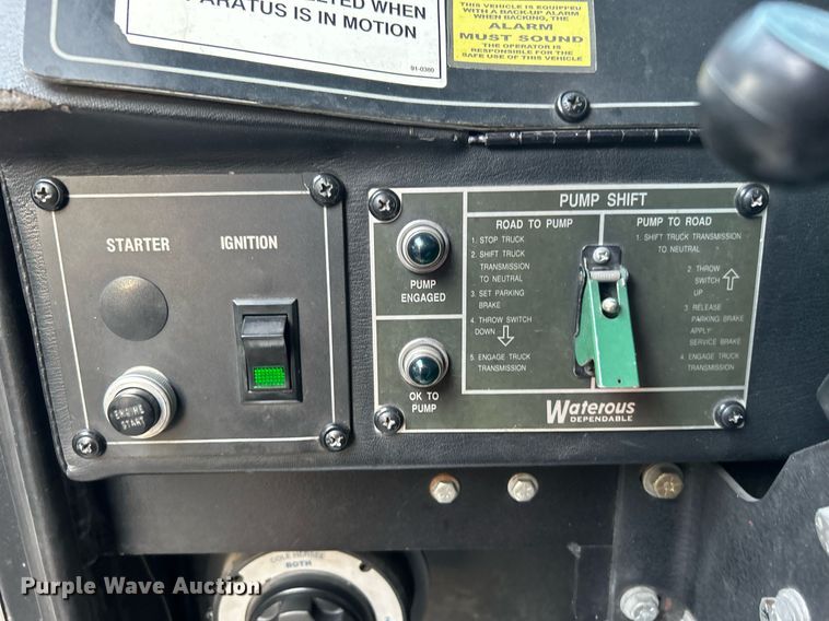 image for item LE9598 1992 Pierce Tilt Cab  pumper fire truck