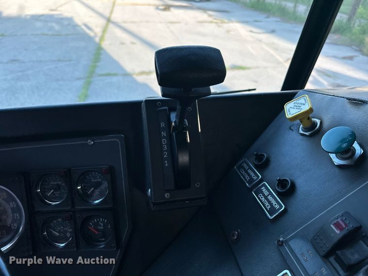 image for item LE9598 1992 Pierce Tilt Cab  pumper fire truck