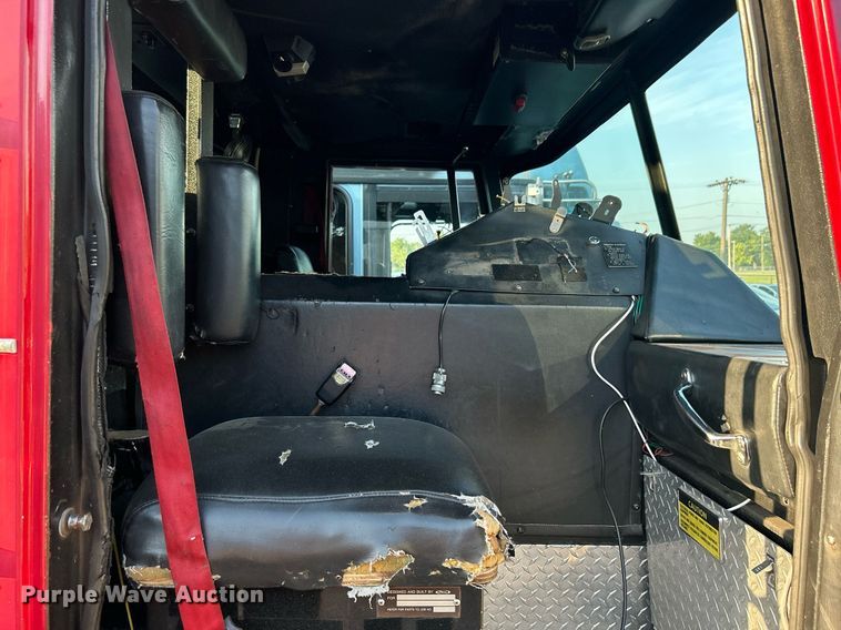 image for item LE9598 1992 Pierce Tilt Cab  pumper fire truck