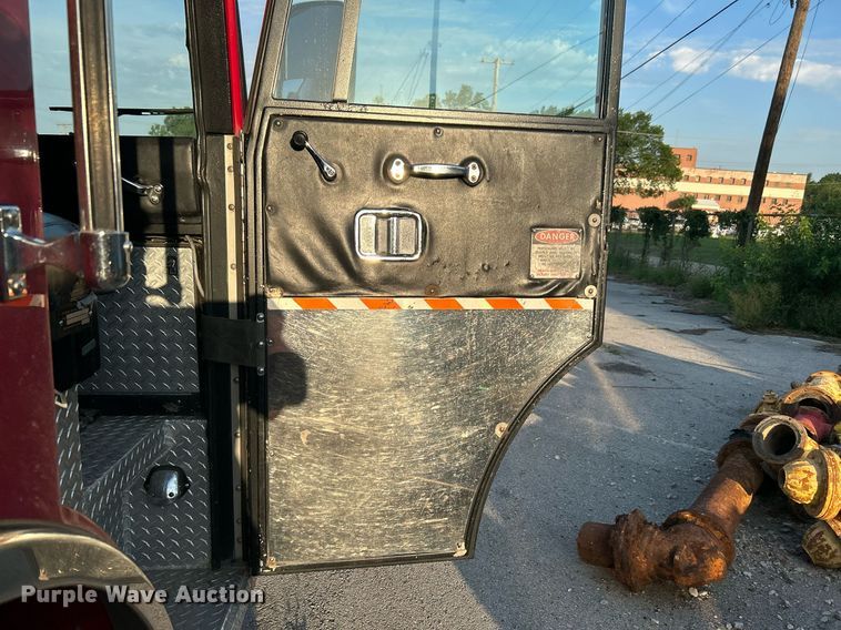 image for item LE9598 1992 Pierce Tilt Cab  pumper fire truck