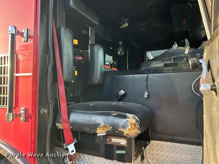 image for item LE9598 1992 Pierce Tilt Cab  pumper fire truck