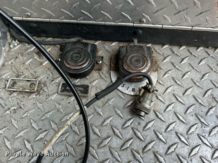 image for item LE9598 1992 Pierce Tilt Cab  pumper fire truck