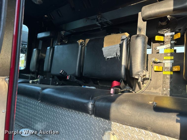 image for item LE9598 1992 Pierce Tilt Cab  pumper fire truck