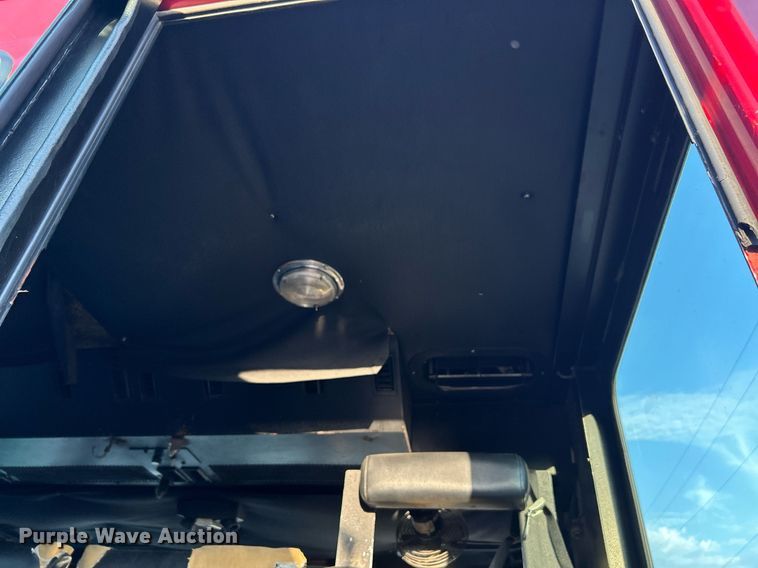 image for item LE9598 1992 Pierce Tilt Cab  pumper fire truck