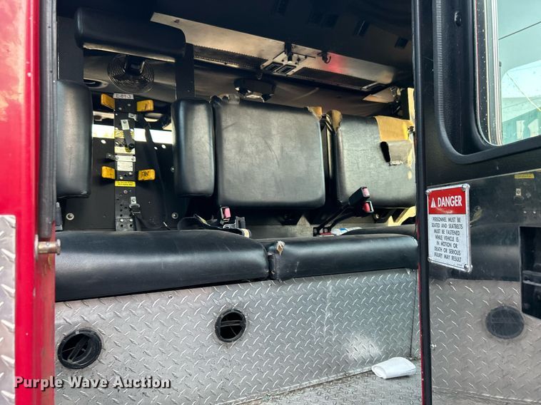 image for item LE9598 1992 Pierce Tilt Cab  pumper fire truck