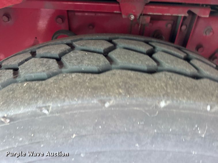 image for item LE9598 1992 Pierce Tilt Cab  pumper fire truck