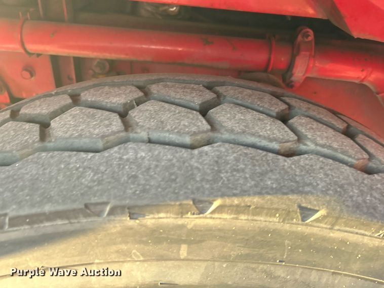 image for item LE9598 1992 Pierce Tilt Cab  pumper fire truck