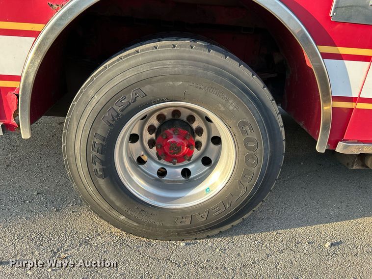 image for item LE9598 1992 Pierce Tilt Cab  pumper fire truck