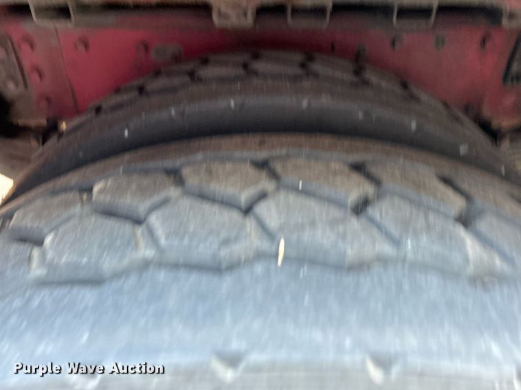 image for item LE9598 1992 Pierce Tilt Cab  pumper fire truck