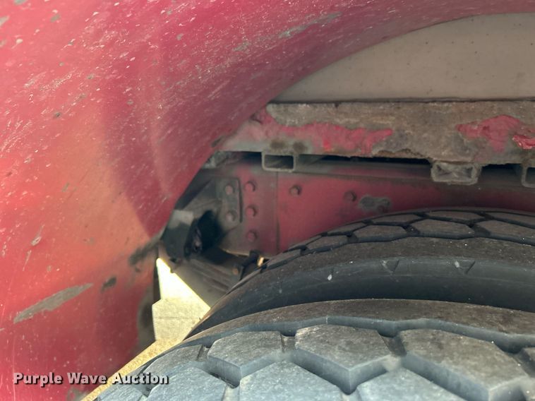 image for item LE9598 1992 Pierce Tilt Cab  pumper fire truck