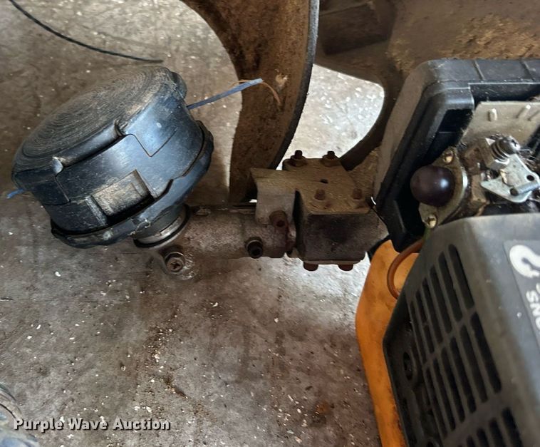 image for item LE9600 (5) string trimmers