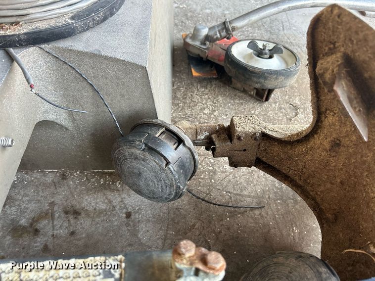 image for item LE9600 (5) string trimmers