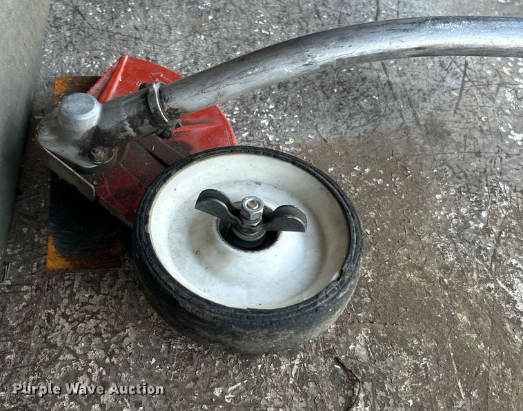 image for item LE9600 (5) string trimmers