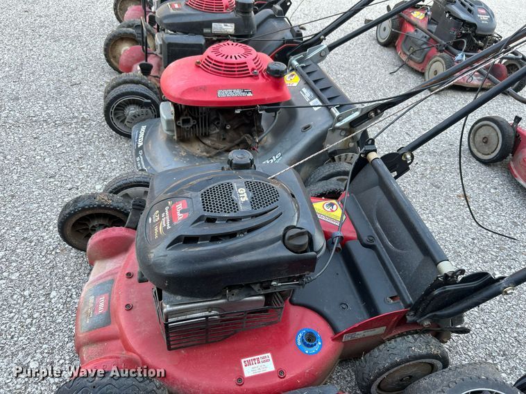 image for item LE9604 (7) lawn mowers