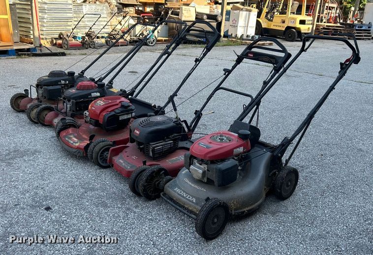 image for item LE9605 (5) lawn mowers