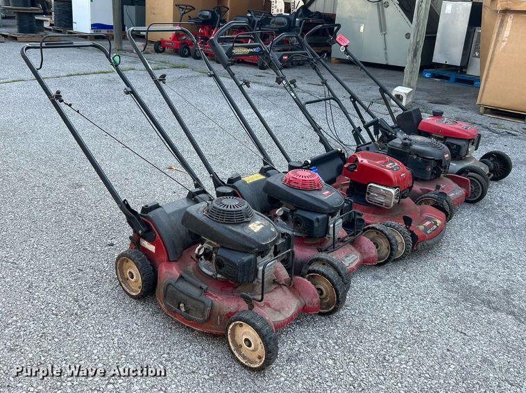 image for item LE9605 (5) lawn mowers