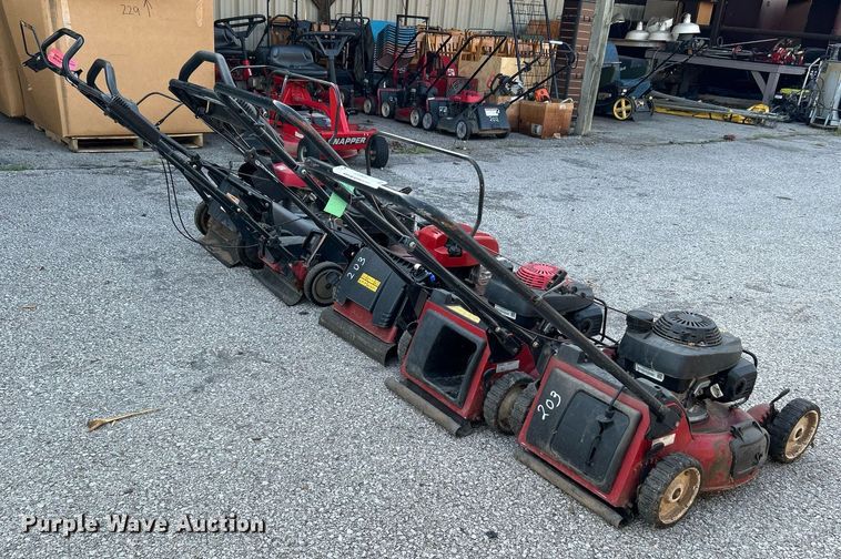 image for item LE9605 (5) lawn mowers