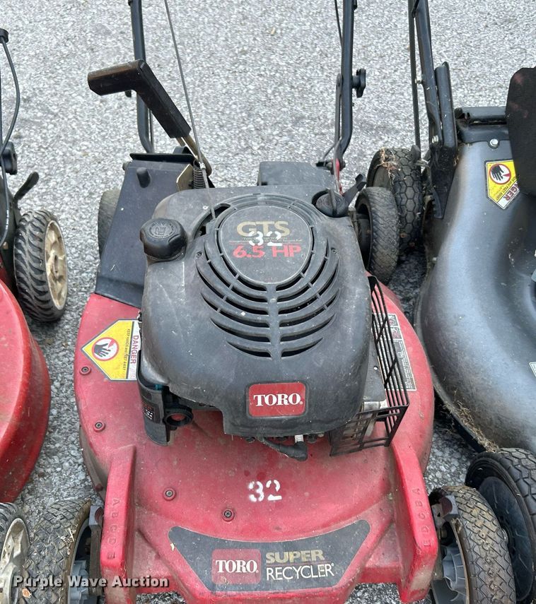 image for item LE9605 (5) lawn mowers