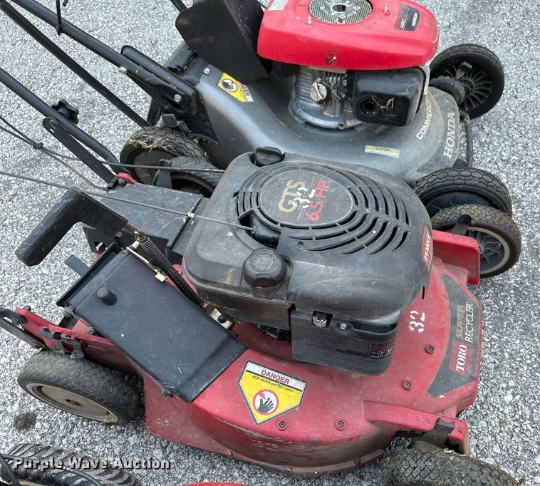 image for item LE9605 (5) lawn mowers