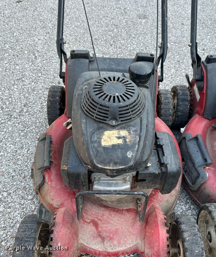 image for item LE9605 (5) lawn mowers