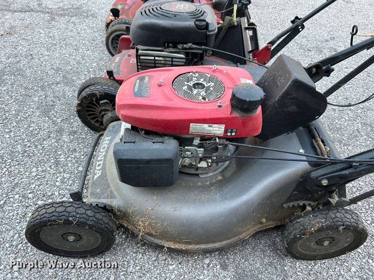 image for item LE9605 (5) lawn mowers