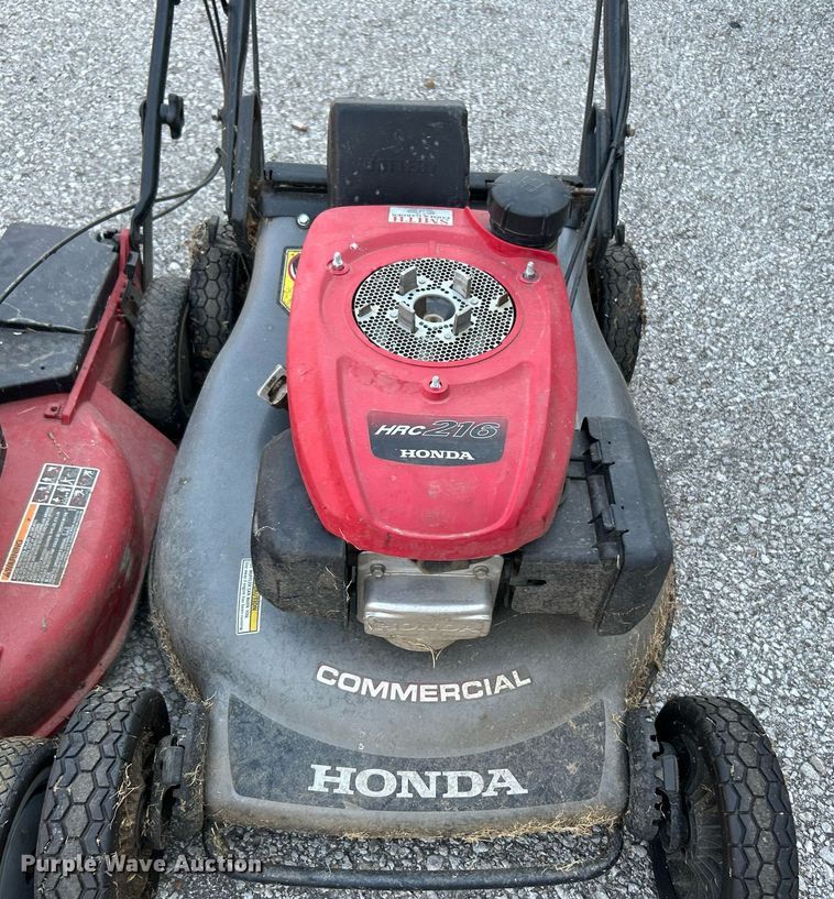 image for item LE9605 (5) lawn mowers