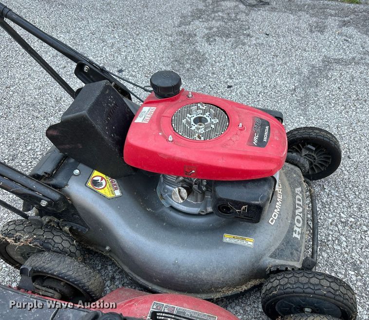 image for item LE9605 (5) lawn mowers