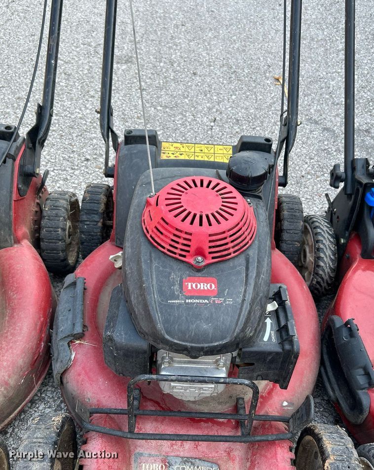 image for item LE9605 (5) lawn mowers