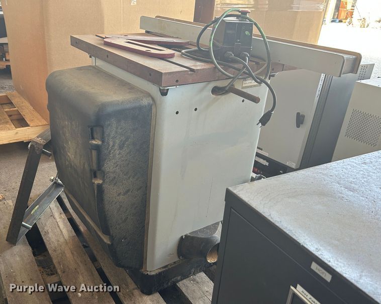 image for item LE9616 Delta  unisaw