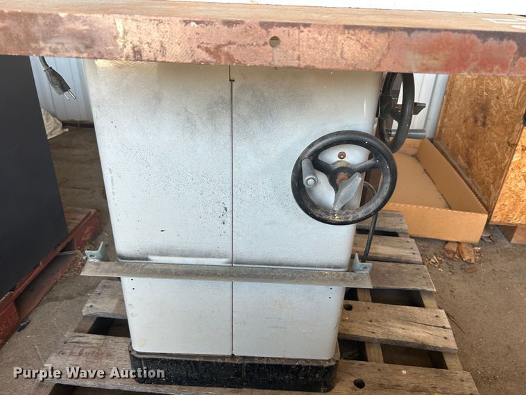 image for item LE9616 Delta  unisaw