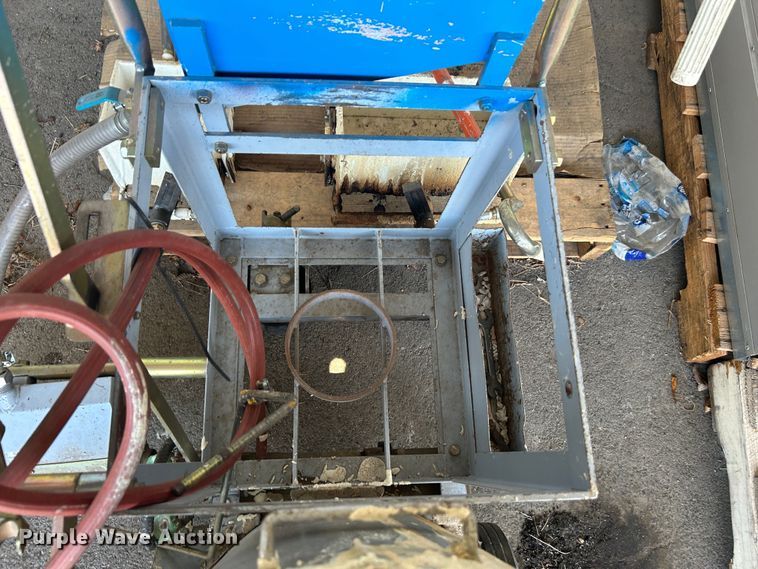 image for item LE9619 Trantex  thermoplastic applicator