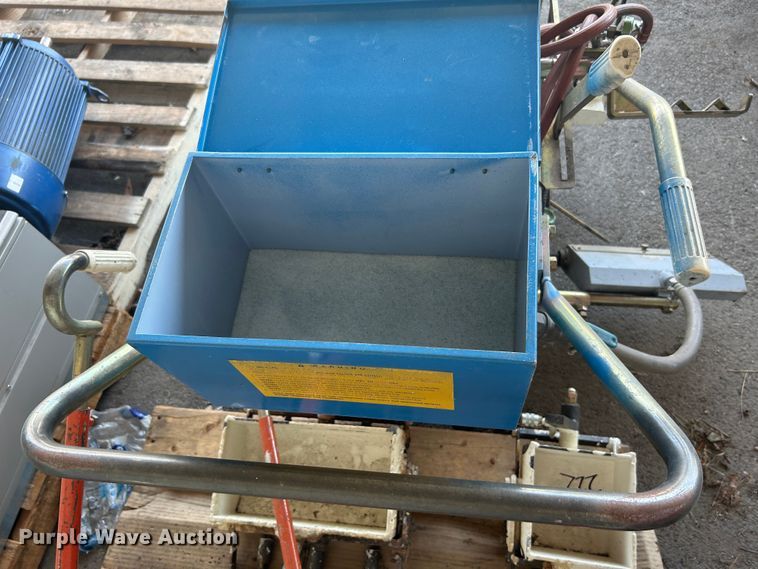 image for item LE9619 Trantex  thermoplastic applicator