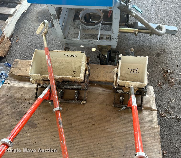 image for item LE9619 Trantex  thermoplastic applicator