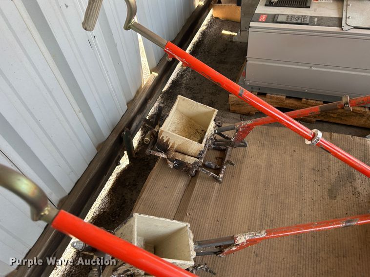 image for item LE9619 Trantex  thermoplastic applicator