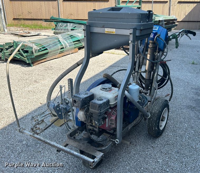 image for item LE9622 Graco LineLazer 200HS  paint striper