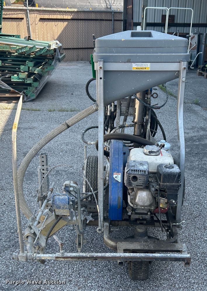 image for item LE9622 Graco LineLazer 200HS  paint striper