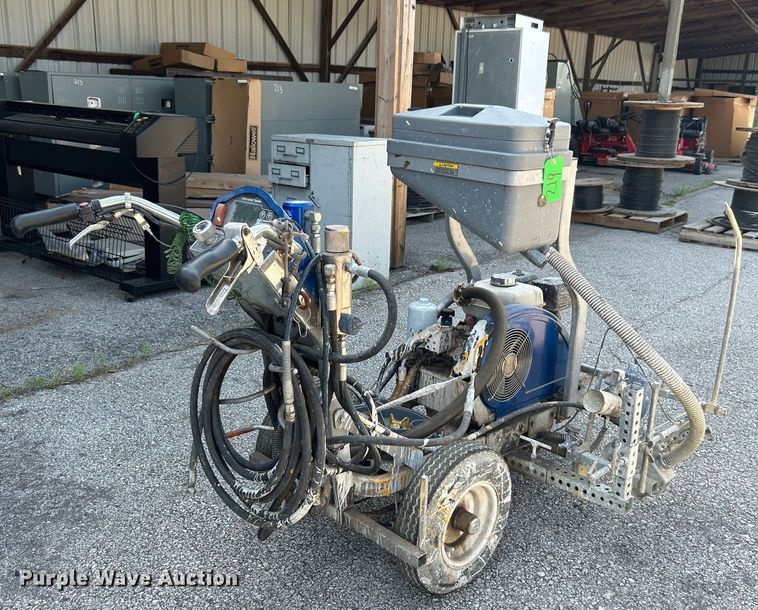 image for item LE9622 Graco LineLazer 200HS  paint striper