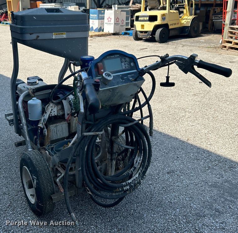 image for item LE9622 Graco LineLazer 200HS  paint striper