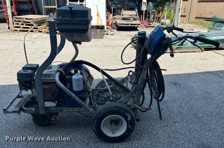 image for item LE9622 Graco LineLazer 200HS  paint striper