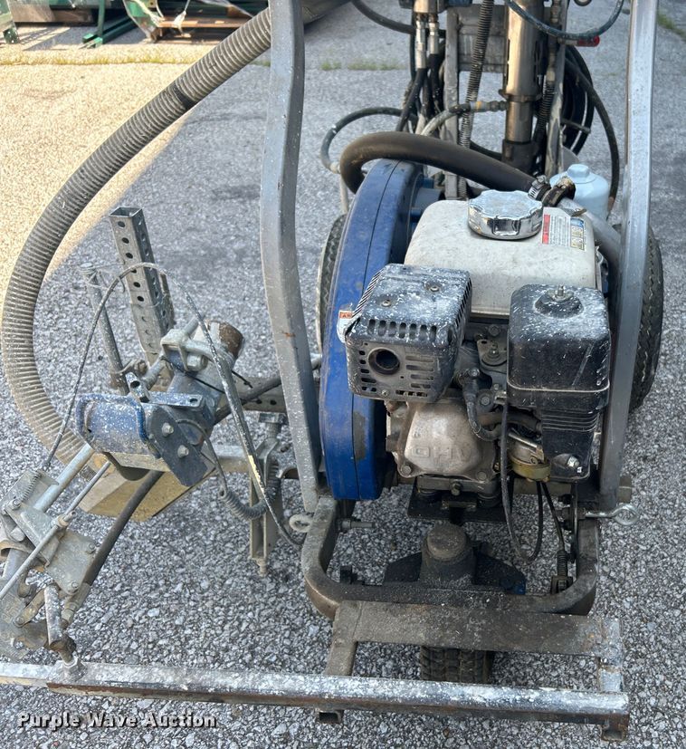 image for item LE9622 Graco LineLazer 200HS  paint striper