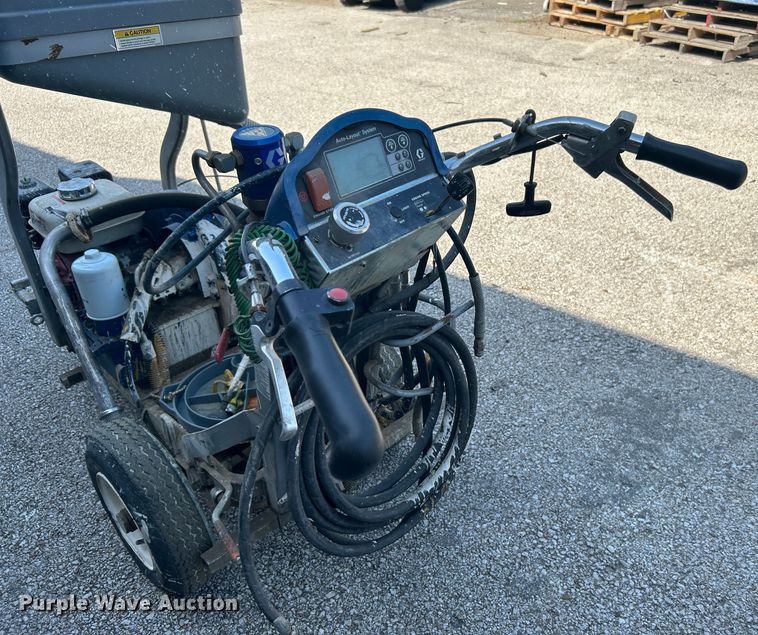 image for item LE9622 Graco LineLazer 200HS  paint striper